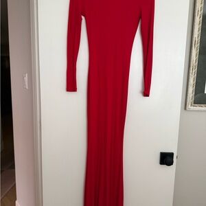 Elegant Long-Sleeve Red Maxi Dress